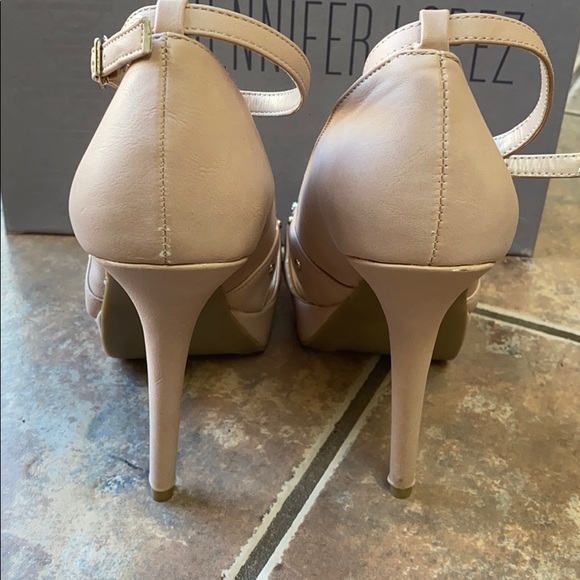 Blush color platform stilettos size 8 - Picture 6 of 13